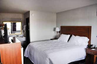 Hotel Super 8 by Wyndham Petoskey photo 4