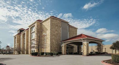 La Quinta Inn & Suites by Wyndham Mansfield TX