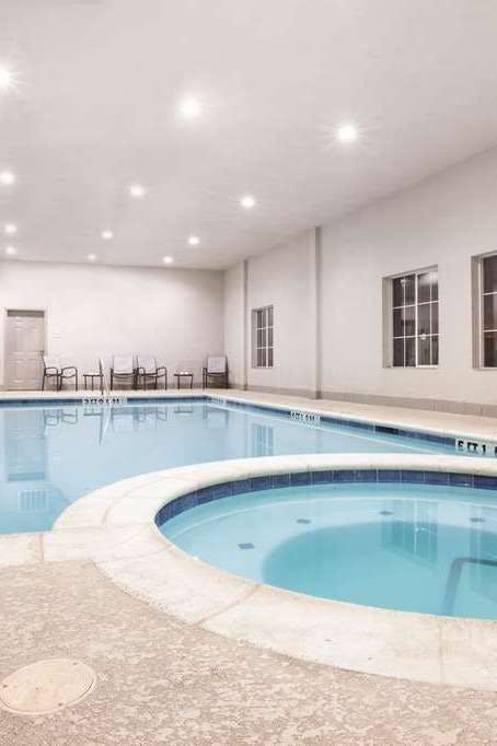 Hotel La Quinta Inn & Suites by Wyndham Mansfield TX photo 5