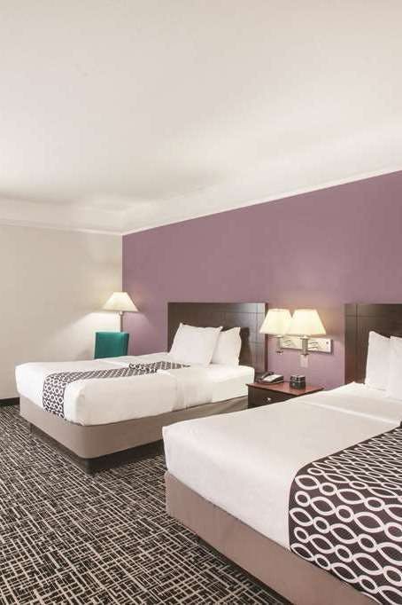 Hotel La Quinta Inn & Suites by Wyndham Mansfield TX photo 2