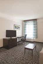 Hotel La Quinta Inn & Suites by Wyndham Mansfield TX photo 3