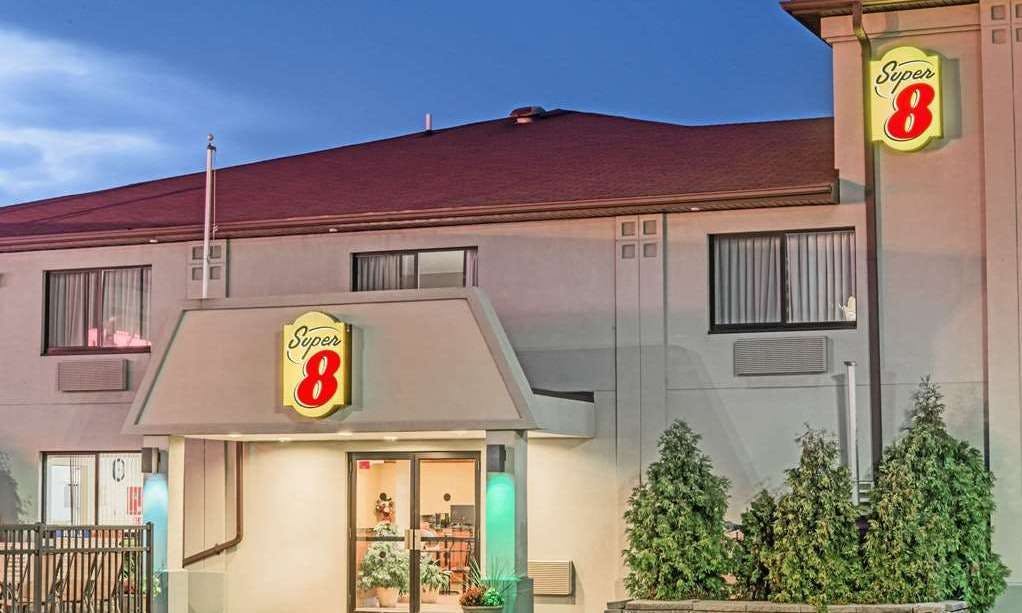 Super 8 by Wyndham Niagara Falls NY