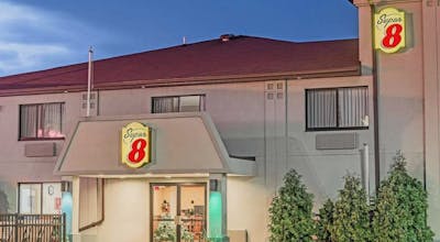 Super 8 by Wyndham Niagara Falls NY