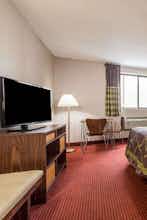 Hotel Super 8 Niagara Falls NY photo 3