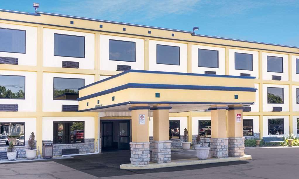 Days Inn by Wyndham Columbus Airport