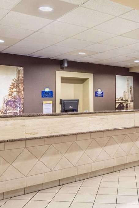Hotel Days Inn by Wyndham Columbus Airport photo 5