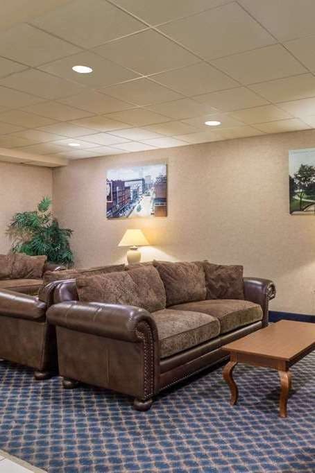 Hotel Days Inn by Wyndham Columbus Airport photo 4