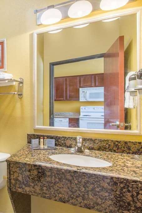 Hotel Hawthorn Extended Stay by Wyndham Corpus Christi Padre Is photo 4