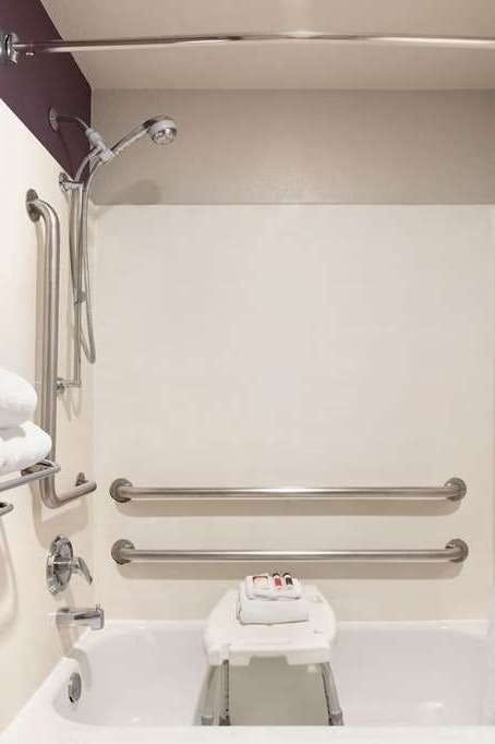 Hotel Baymont by Wyndham Springfield I-44 photo 3