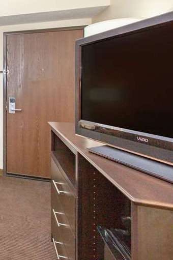 Hotel AmericInn by Wyndham Ottumwa photo 2