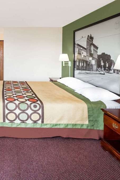 Hotel Super 8 by Wyndham Lincoln IL photo 1