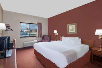 Hotel Super 8 Mason City photo 1