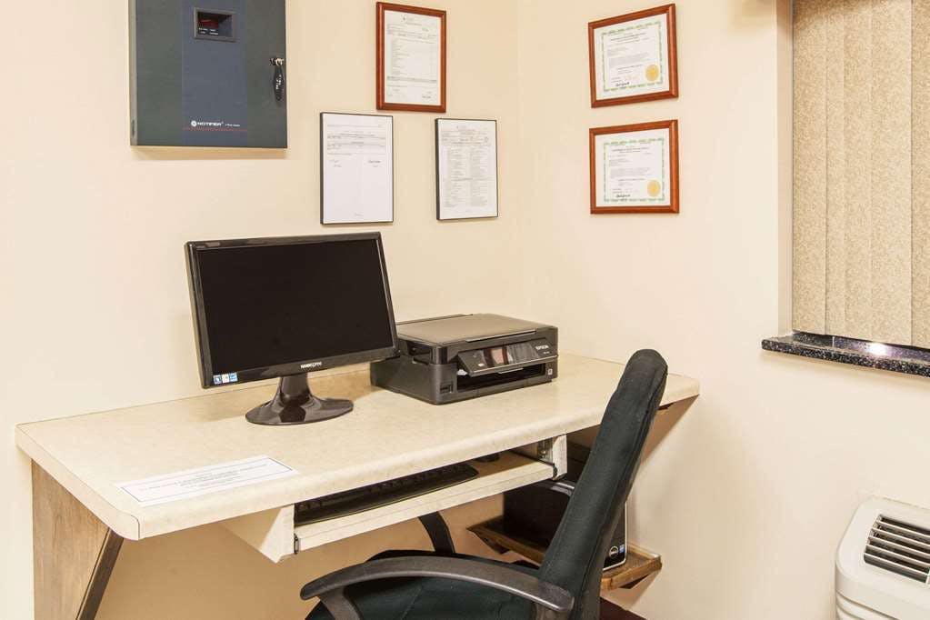 Hotel Super 8 by Wyndham Mason City photo 4