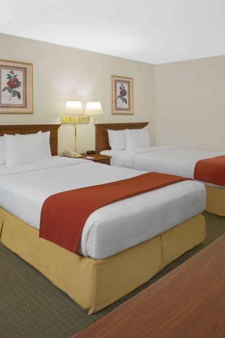 Hotel Baymont by Wyndham Freeport photo 3