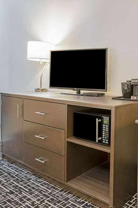 Hotel La Quinta Inn & Suites by Wyndham Weatherford OK photo 4