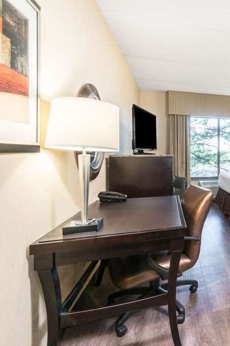 Hotel La Quinta Inn & Suites by Wyndham Bel Air/I-95 Exit 77A photo 3