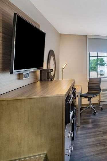 Hotel La Quinta Inn & Suites by Wyndham Joplin photo 4