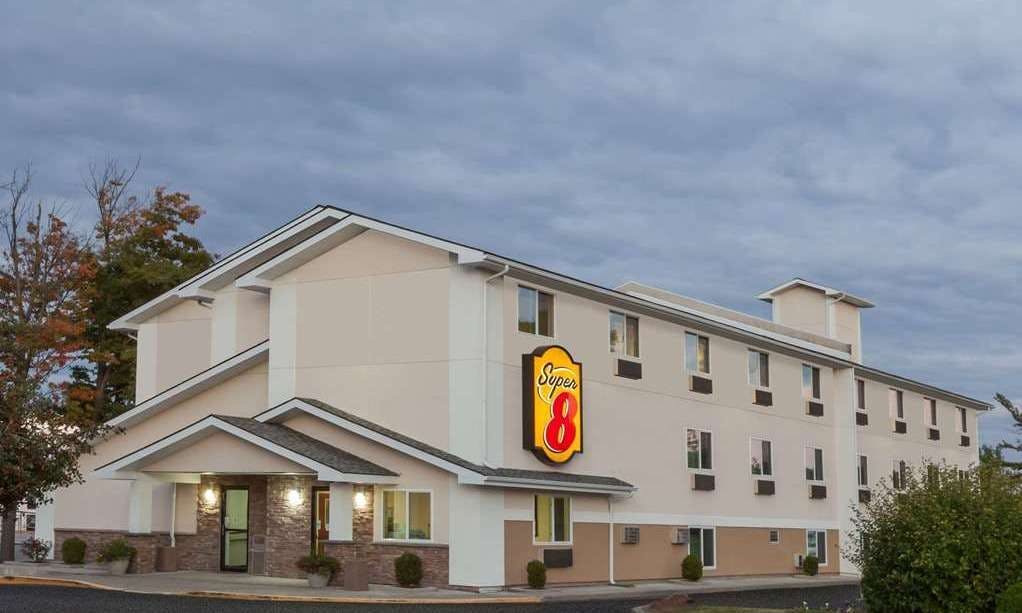 Super 8 by Wyndham Latham/Albany Airport