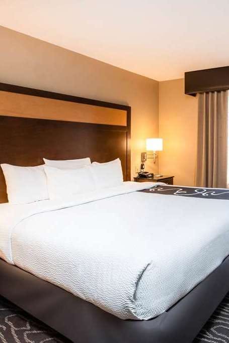 Hotel La Quinta Inn & Suites by Wyndham Eugene photo 2