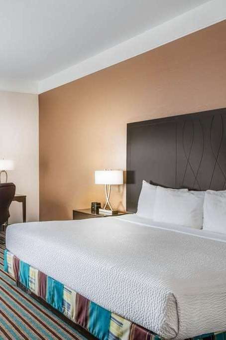 Hotel La Quinta Inn Ste Bakrsfield N photo 2