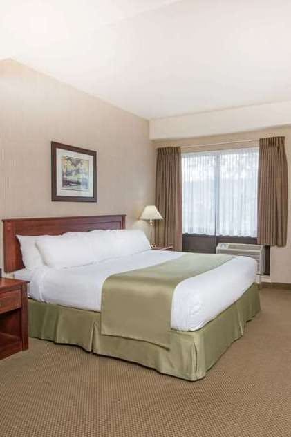 Hotel Ramada by Wyndham St. Johns photo 2