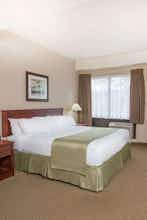 Hotel Ramada by Wyndham St. Johns photo 2