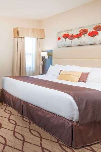 Hotel Ramada by Wyndham St. Johns photo 3