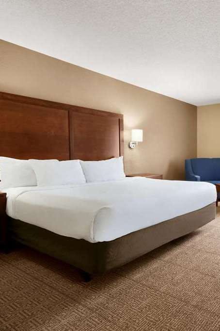 Hotel Baymont Rocky Mount photo 1