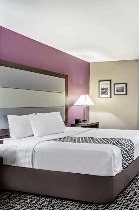 Hotel La Quinta Inn by Wyndham Radford photo 1