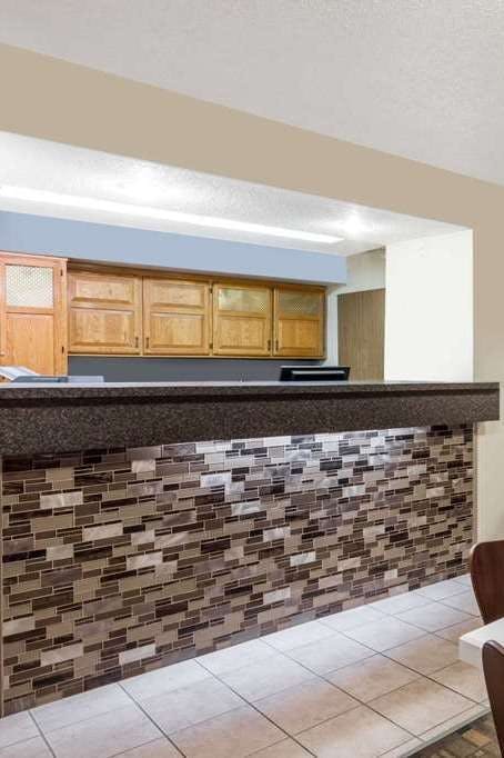 Hotel Super 8 by Wyndham Lewisburg photo 5