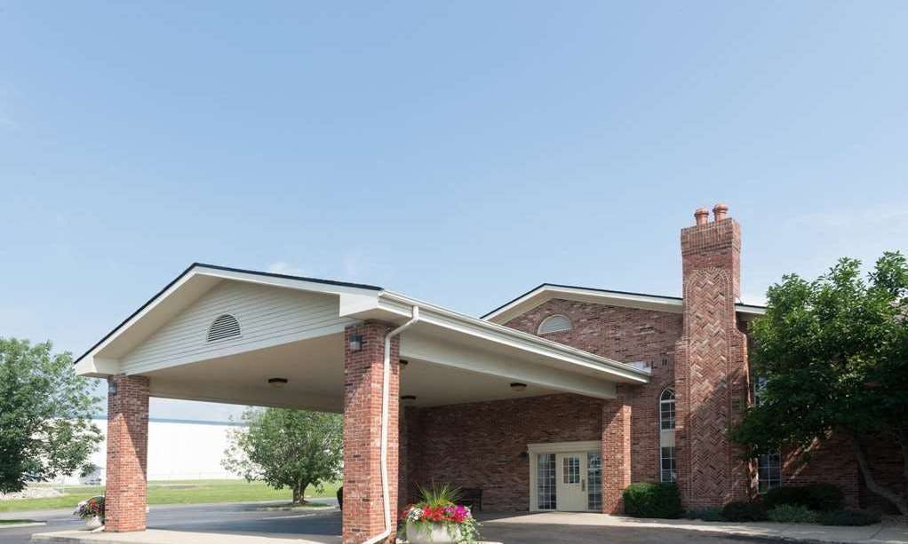 Super 8 by Wyndham Greenfield