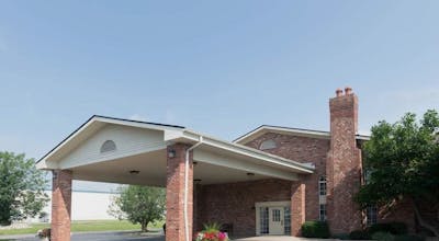 Super 8 by Wyndham Greenfield