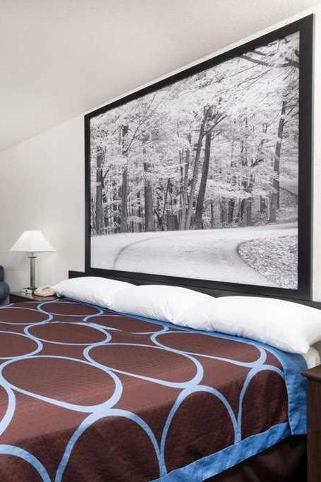 Hotel Super 8 by Wyndham Greenfield photo 1