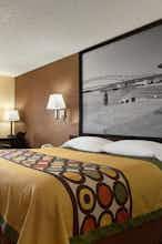 Hotel Super 8 Cedar Rapids photo 1