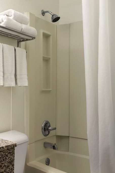 Hotel Super 8 Cedar Rapids photo 3