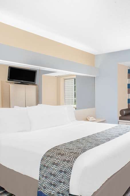 Microtel Inn & Suites by Wyndham Clear Lake