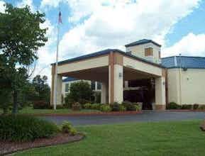 Hotel Days Inn & Suites by Wyndham Tahlequah photo 1
