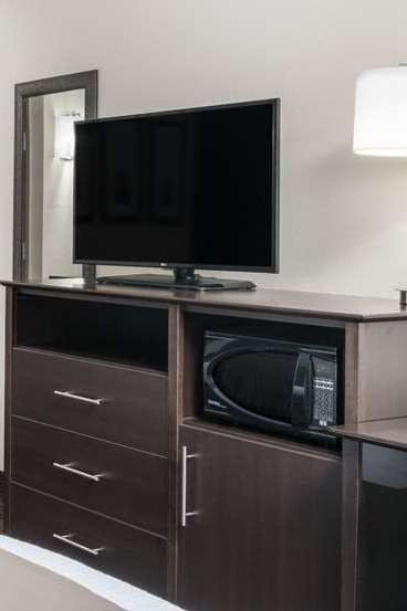 Hotel AmericInn by Wyndham Winona photo 3