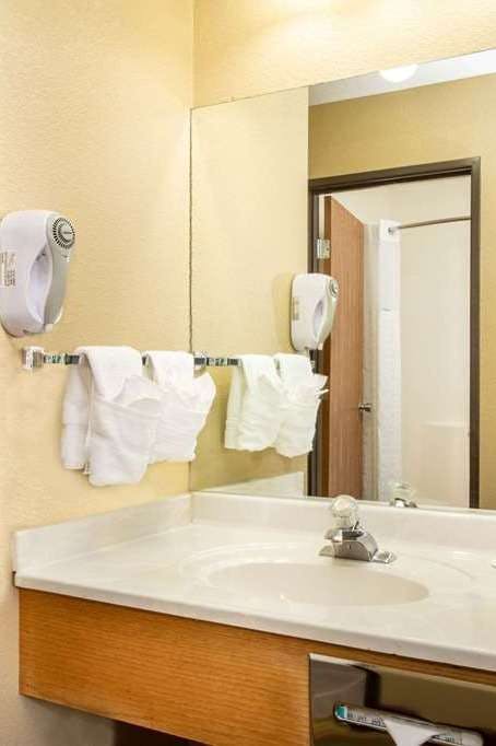 Hotel Super 8 by Wyndham Kremmling photo 4