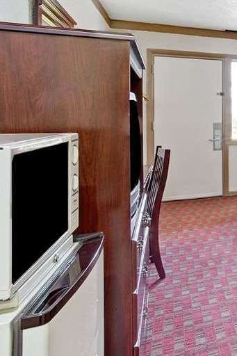 Hotel Super 8 by Wyndham Williamsburg/Historic Area photo 3