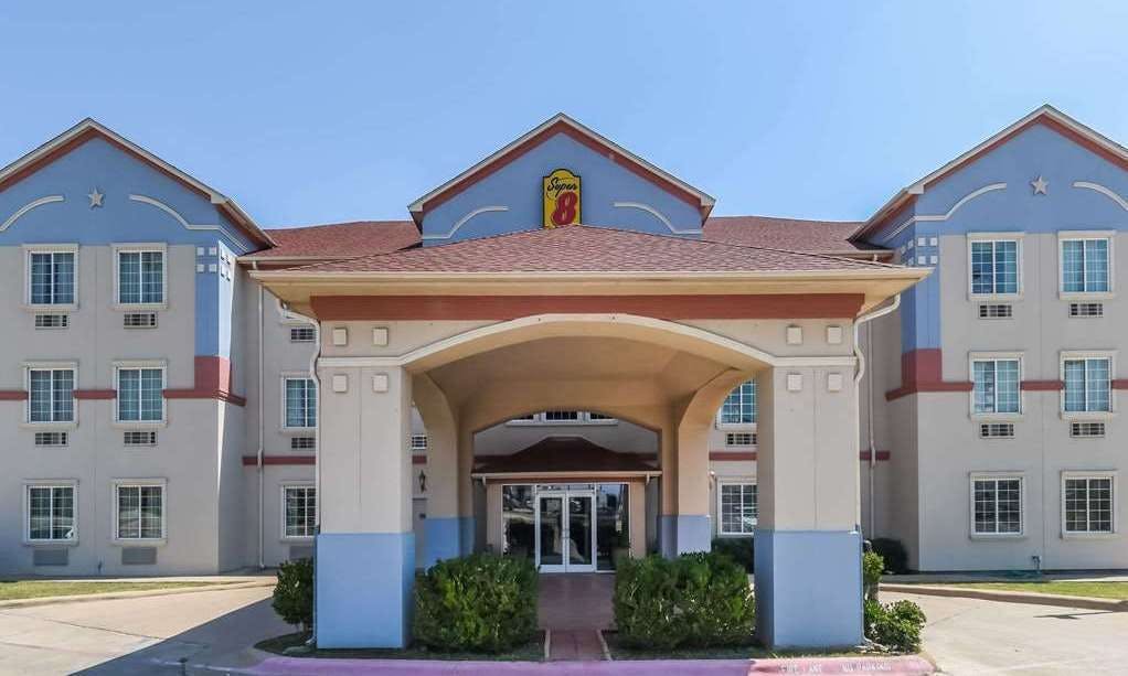 Super 8 by Wyndham Alvarado