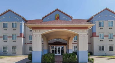 Super 8 by Wyndham Alvarado