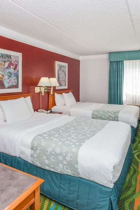 Hotel Days Inn & Suites by Wyndham Arlington Heights photo 2