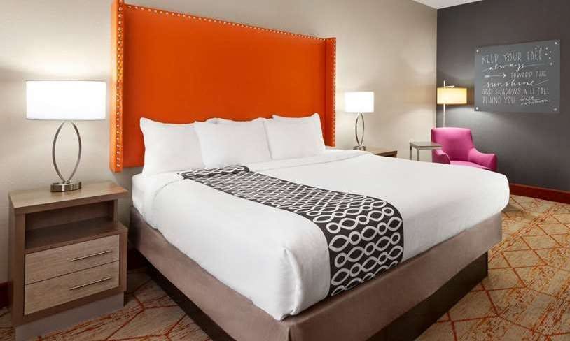 La Quinta Inn & Suites by Wyndham Lackawanna