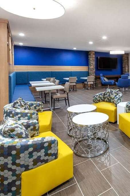 Hotel Microtel Inn & Suites by Wyndham College Station photo 5