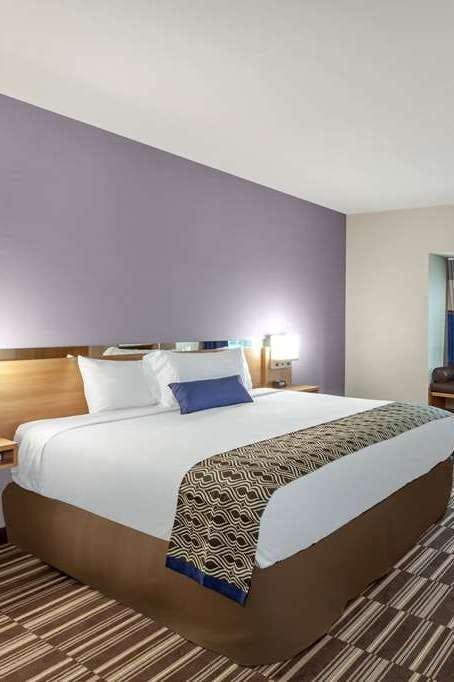 Hotel Microtel Inn & Suites by Wyndham College Station photo 1