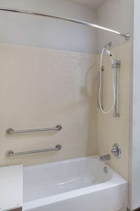 Hotel Microtel Inn & Suites by Wyndham College Station photo 3