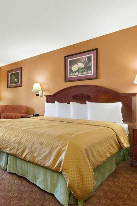 Hotel Ramada Limited Columbia photo 1