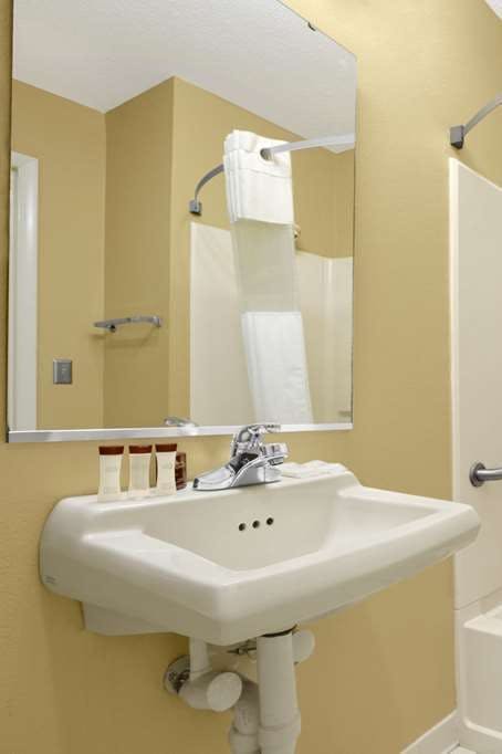 Hotel Ramada Limited Columbia photo 3