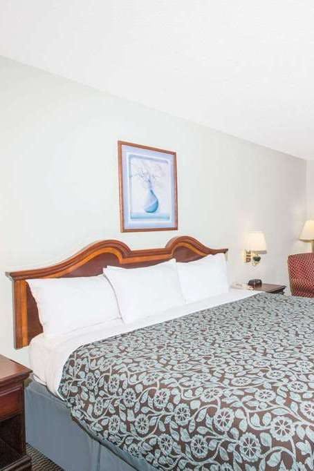 Hotel Days Inn by Wyndham West Point photo 1
